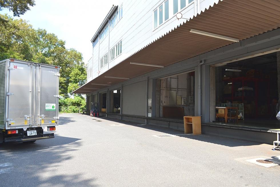 荷捌き場